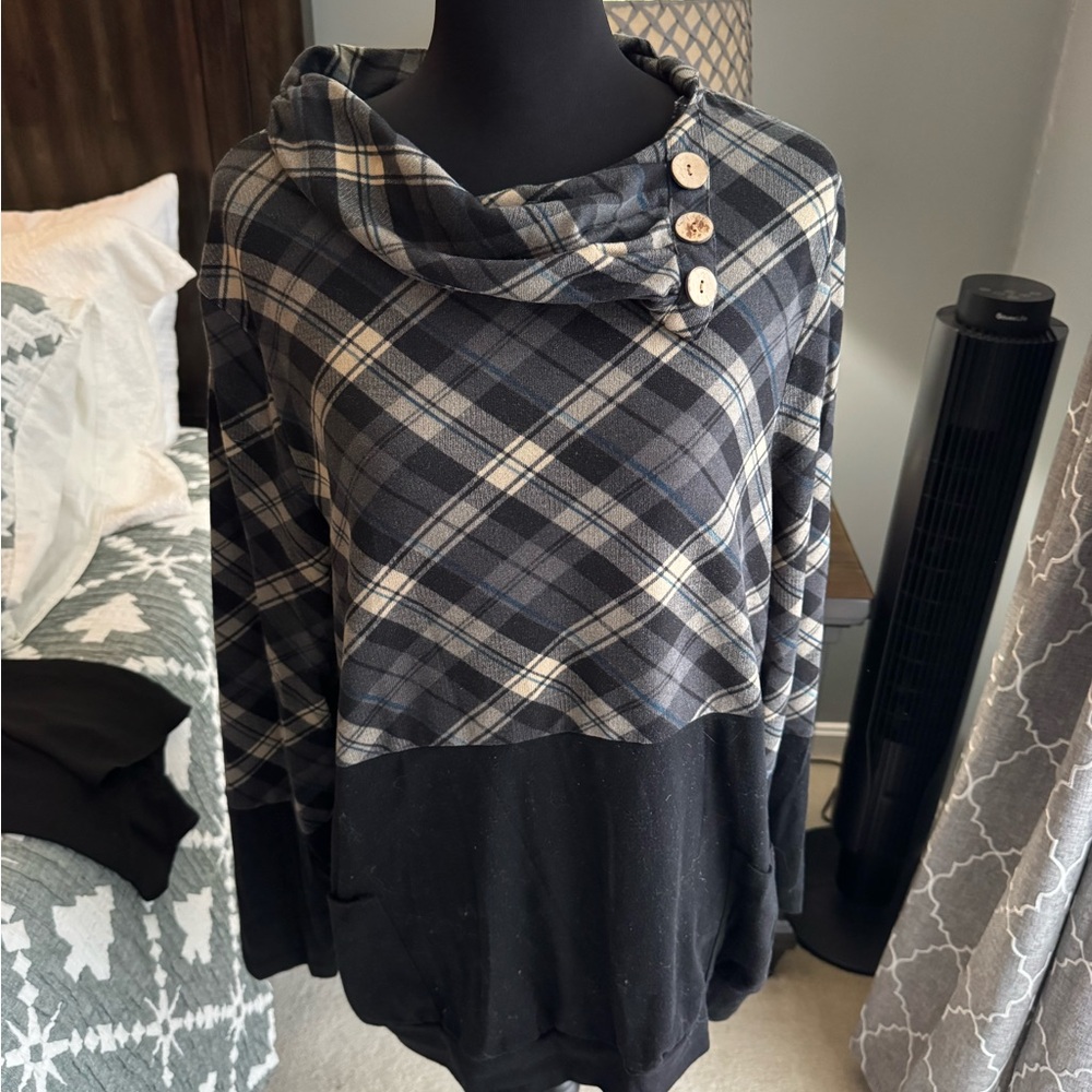 Plaid Button-Accent Women's Hoodie - Picture 1 of 4